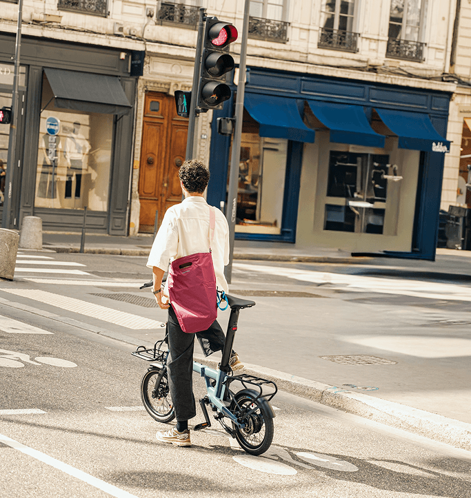 Cockpit du vélo électrique PRO16 avec éclairage Litemove et poignées ergonomiques