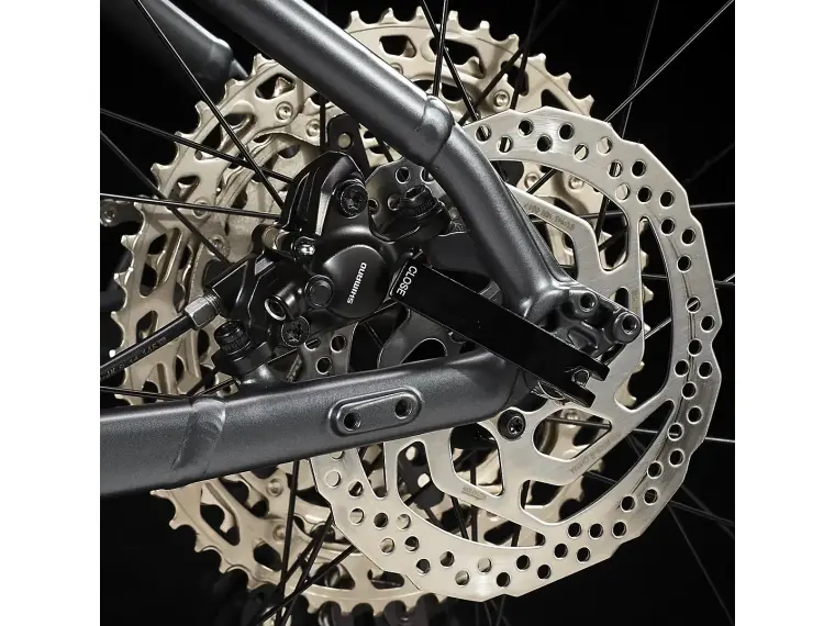 Gros plan sur freins à disque hydrauliques Shimano MT200 du AEB 800 Classic