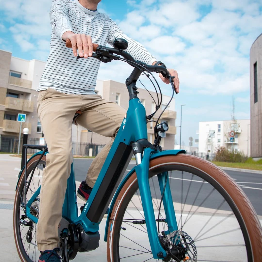 vélo urbain à assistance électrique O2feel