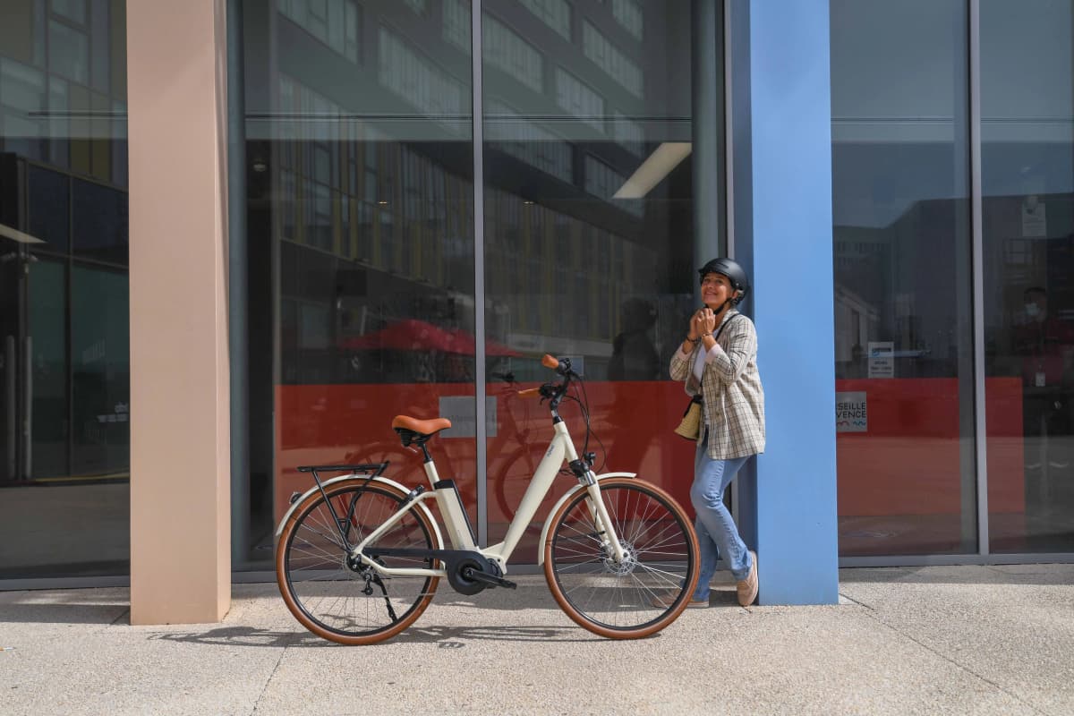 vélo urbain à assistance électrique O2feel