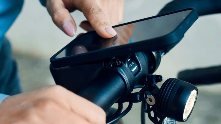 ubn five avec smartphone